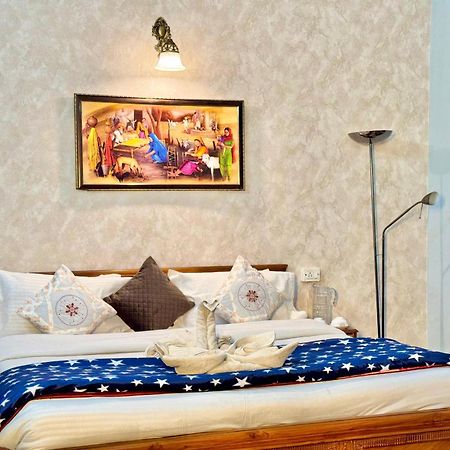 Family Suit Kasauli Exterior photo