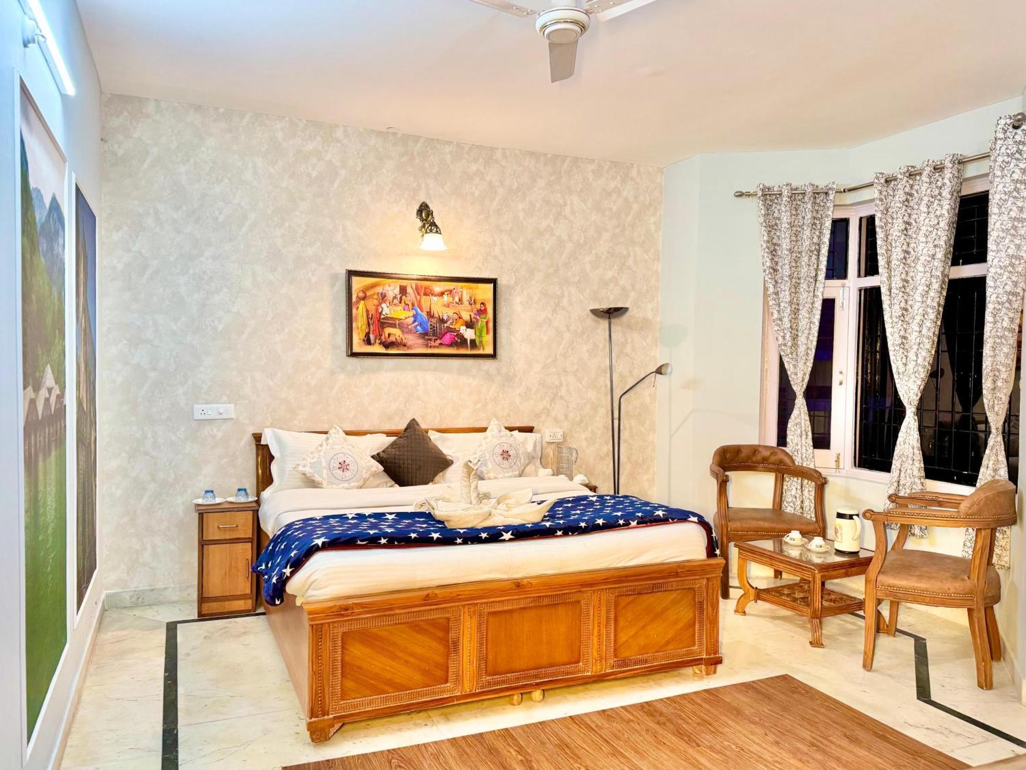 Family Suit Kasauli Exterior photo