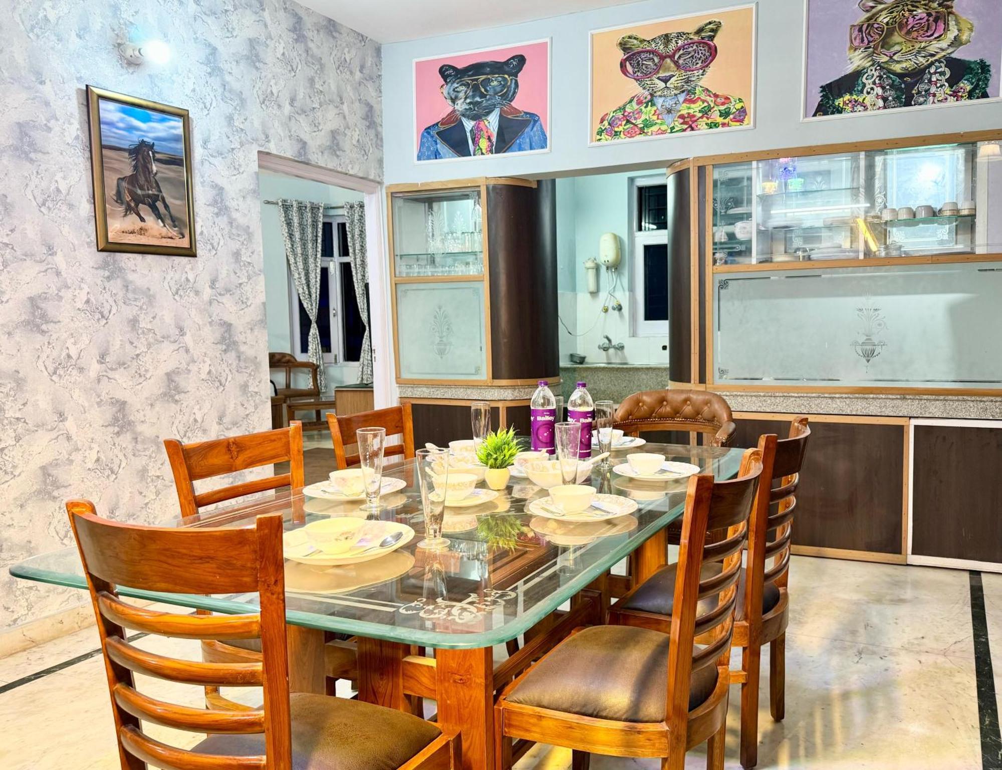 Family Suit Kasauli Exterior photo